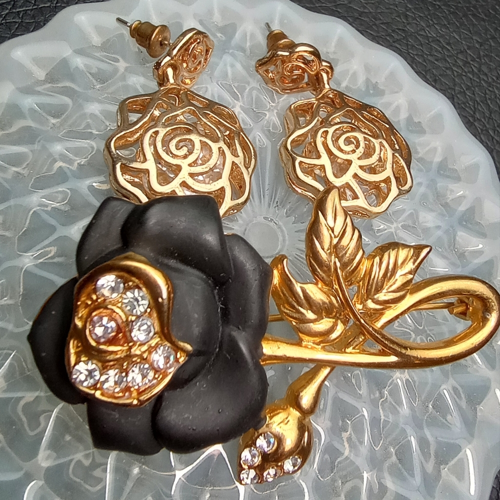 Midnight & Gold Tone Rose Bling Brooch & Rose Earrings with Secret Crystals